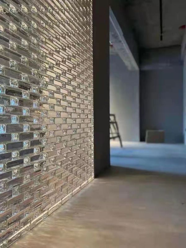 玻璃砖是怎么制造出来的 怎么用玻璃马赛克贴墙面